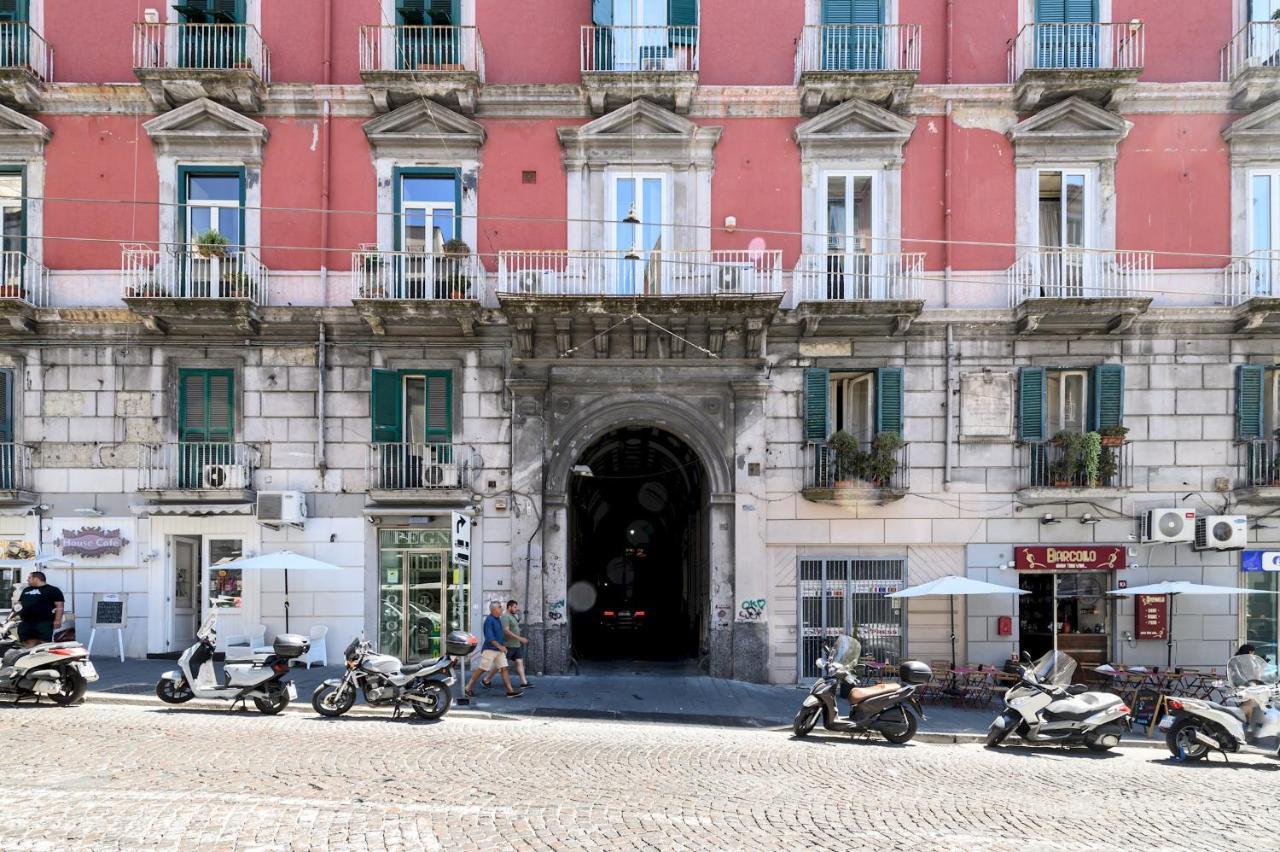 L'Angoletto In Centro Napoli Bagian luar foto